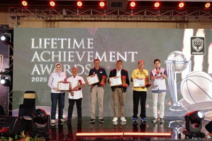 Tokoh Bola Basket Asal Bali Mendapatkan Penghargaan Nasional 1