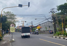 Traffic Light Simpang Empat Jalan Untung Surapati Mati Sepekan Lebih