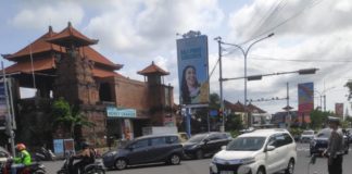 Atasi Kemacetan, Polsek Kuta Tertibkan Parkir Liar