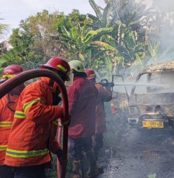 Baru Saja Diparkir, Angkot di Subagan Terbakar