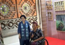 Beli Lukisan di IKM Bali Bangkit, Megawati Ajak Kepala Daerah se-Bali Maknai Filosofi “Tat Twam Asi”