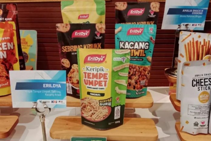 BRI Antarkan UMKM “Erildya Cemilan Family” Naik Kelas 1