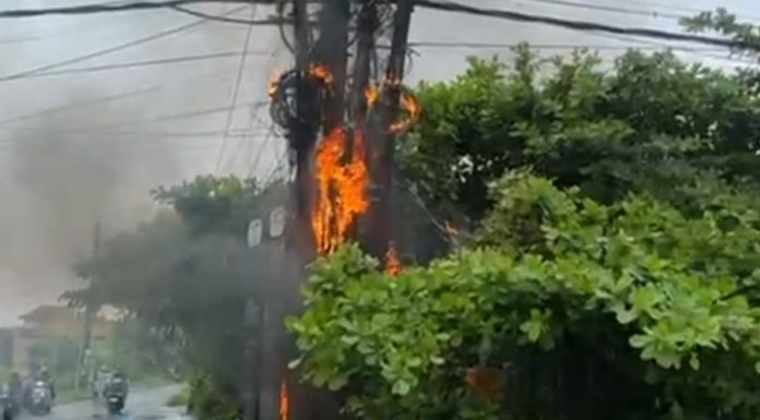 Diawali Ledakan, Kumpulan Kabel di Munggu Terbakar