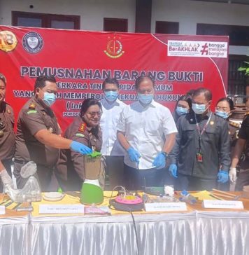 Didominasi Kasus Narkoba, Kejari Jembrana Musnahkan Barang Bukti Puluhan Perkara