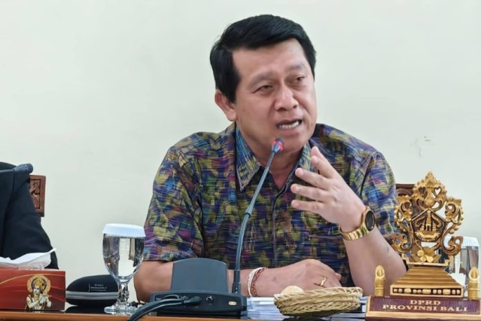 Dikaitkan Dengan Izin Pembangunan Lift Kaca Pantai Kelingking, Nyoman Suwirta: Perizinan Ditangani DPMPTSP 1