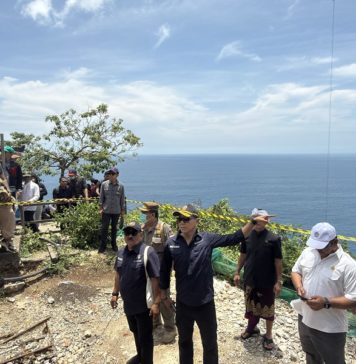 Dipersoalkan Pansus TRAP DPRD Bali, Investor Lift Kaca di Pantai Kelingking Diminta Sesuaikan KBLI
