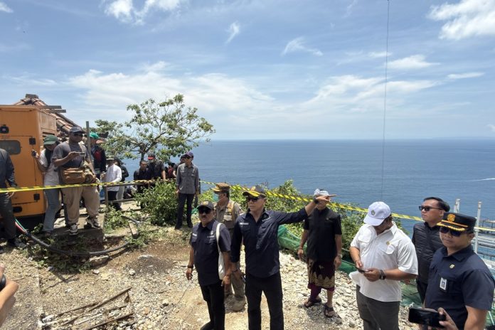 Dipersoalkan Pansus TRAP DPRD Bali, Investor Lift Kaca Di Pantai Kelingking Diminta Sesuaikan KBLI 1