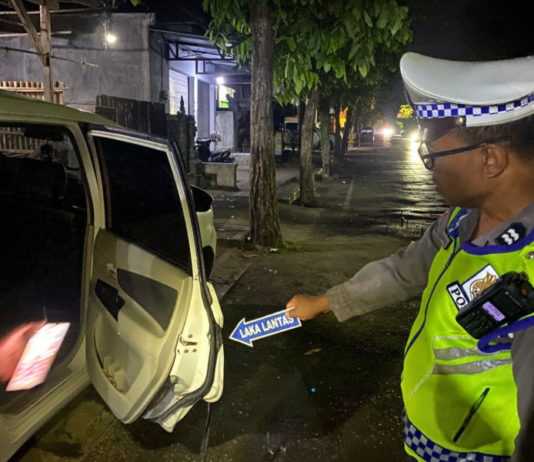 Ditabrak Bus, Pemotor Asal Pohsanten Tewas