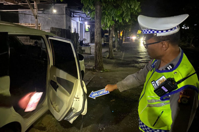 Ditabrak Bus, Pemotor Asal Pohsanten Tewas 1