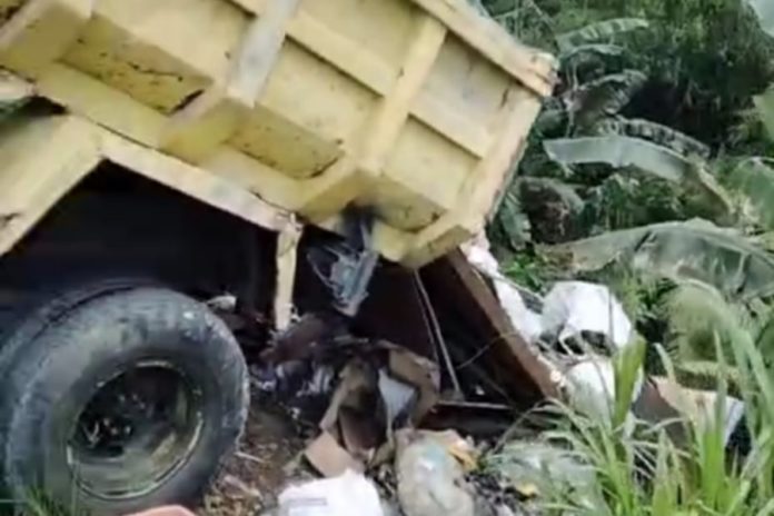 Dua Truk Kedapatan Buang Sampah Di Bawah Shortcut Megati 1