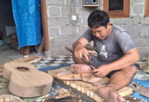 Gitar Karya Perajin Marga Tembus Belanda dan Australia