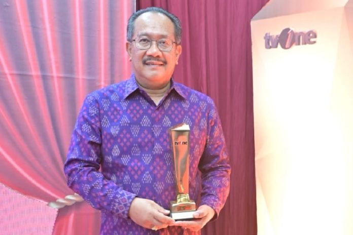 Gubernur Koster Terima Penghargaan Innovation Public Official Leader 1