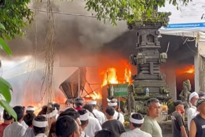 Hari Suci Galungan, Kios Pasar Menanga Kembali Terbakar 1