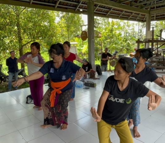 ISI Bali Hadirkan Tari Pependetan Nirmala untuk Komunitas Difabel Bengkala
