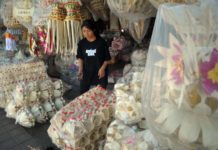 Jelang Hari Raya Galungan, Perlengkapan Penjor Mulai Diserbu Masyarakat