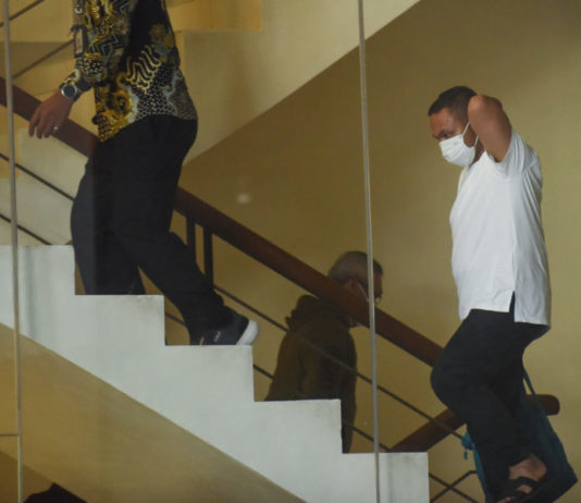 Kasus Korupsi, KPK Tetapkan Gubernur Riau Tersangka