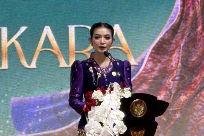 Kunjungi Pameran IKM Bali Bangkit, Selvi Gibran Belanja Hingga Rp60 Juta 1