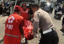 Lakalantas di Banyualit Buleleng, Pemotor Tewas Terlindas Truk Tronton