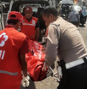 Lakalantas di Banyualit Buleleng, Pemotor Tewas Terlindas Truk Tronton