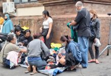 Larangan Impor Baju Bekas: Pedagang Thrifting di Pasar Badung Pasrah, Pembeli Pilih Beralih