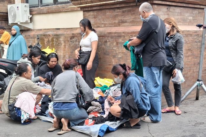 Larangan Impor Baju Bekas: Pedagang Thrifting Di Pasar Badung Pasrah, Pembeli Pilih Beralih 1
