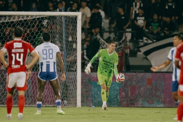 Mike Hauptmeijer Jadi Tembok Kokoh Bali United, Puncaki Save Terbanyak Di BRI Super League 2025/26 1