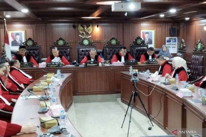 MKD Aktifkan Lagi Dua Anggota DPR Ini 1