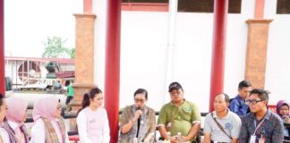 Ny. Putri Koster Paparkan Sistem Pengolahan Sampah Berbasis Sumber kepada Ny. Selvi Gibran Rakabuming