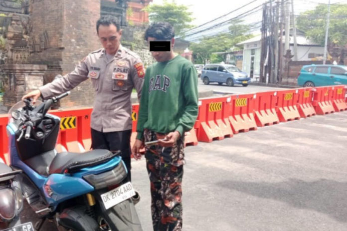 Pakai Helm Curian, Remaja Ditangkap Di Petitenget 1