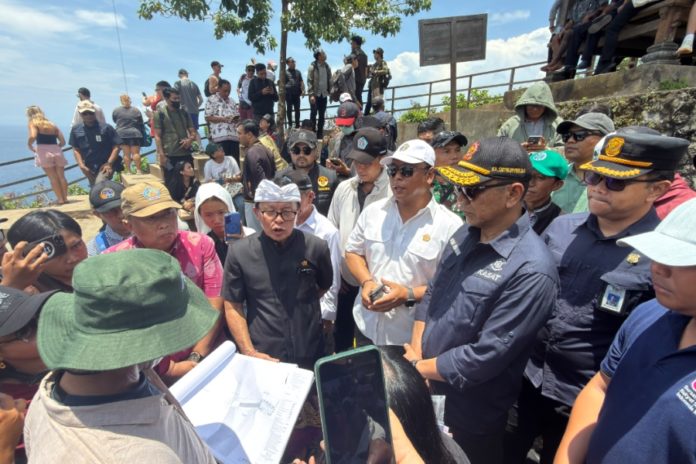 Pansus TRAP Beber Pelanggaran Lift Kaca Di Pantai Kelingking, Pembagian Ke Desa Adat Jadi Sorotan 1