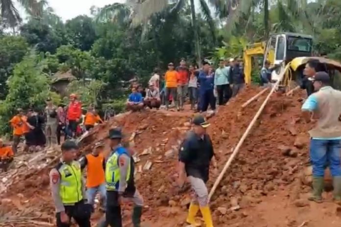 Pascalongsor Di Cibeunying Cilacap, Gubernur Ahmad Luthfi Imbau Tingkatkan Kewaspadaan 1