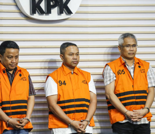 Pascapenetapan Tersangka, KPK Geledah Rumah Gubernur Riau