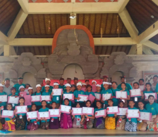 Pasraman Desa Adat Keramas Didik Puluhan Anak Dalam Penguatan Budaya dan Agama Hindu