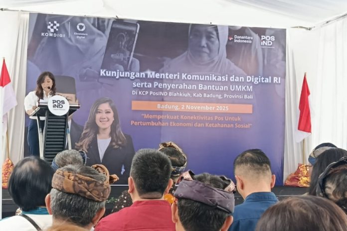 Pastikan Bansos Tepat Sasaran, Menkomdigi Cek Layanan LPU Kantor Pos Blahkiuh 1