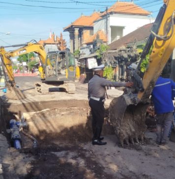 Pemasangan Box Fit PDAM, Giliran Jalan Tangkuban Perahu Ditutup