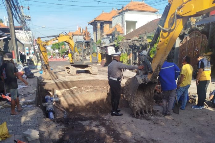 Pemasangan Box Fit PDAM, Giliran Jalan Tangkuban Perahu Ditutup 1