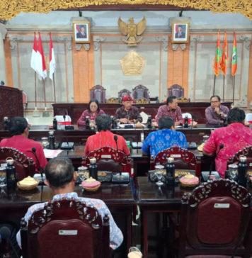 Perangkat Desa Pertanyakan Nasib Usai Pensiun ke Gedung Dewan