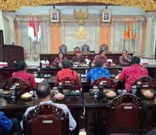 Perangkat Desa Pertanyakan Nasib Usai Pensiun ke Gedung Dewan