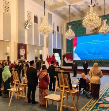 Presiden Prabowo Anugerahkan Gelar Pahlawan Nasional, Ini 10 Tokoh yang Menerima