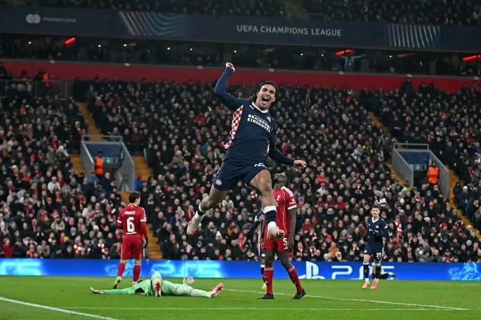 PSV Eindhoven Permalukan The Reds Di Anfield 1