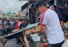 Puing-puing Kebakaran Kios Pasar Menanga Dibersihkan