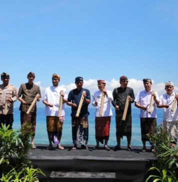 Puluhan Tari Pendet Pasepan Meriahkan Pembukaan Nusa Penida Festival 2025