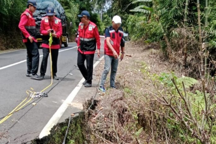 Sejumlah Ruas Jalan Di Tabanan Rusak Usai Hujan Deras 1