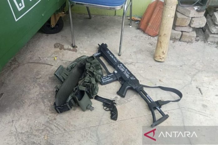 Temuan Benda Menyerupai Senpi Di Lokasi Ledakan SMAN 72 Jakarta 1