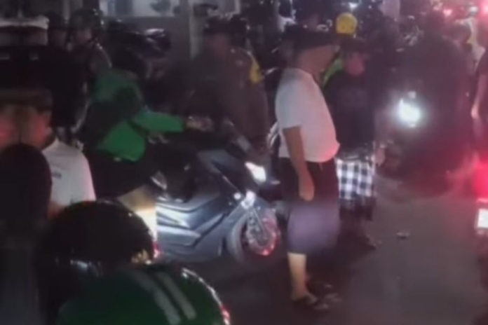 Teribkan Ojol Ilegal Di Legian, Polisi Temukan Ratusan Jaket Palsu 1