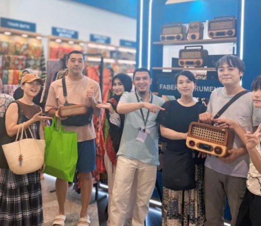 UMKM Kerajinan Lokal Cianjur Ini Raih Peluang di Pasar Internasional Berkat Pemberdayaan BRI