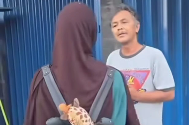 Viral Di Medsos, Vidio Warga Adu Mulut Dengan Oknum Sopir Di Pelabuhan Padangbai 1