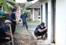 Warga Binaan Lapas Tabanan Dilibatkan Dalam Perbaiki Toilet TK Kumara Jaya