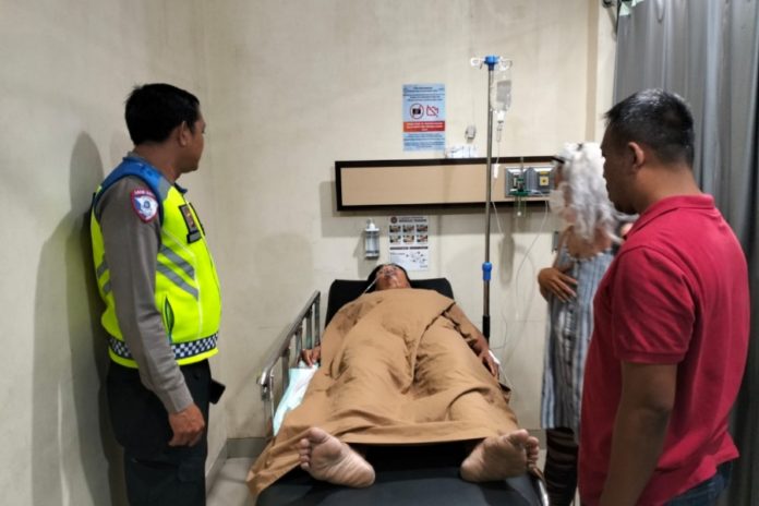 Ambil Haluan Terlalu Ke Kanan, Truk Hantam Dua Motor 1