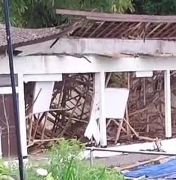 Atap Kantor BUMDES Terunyan Ambruk